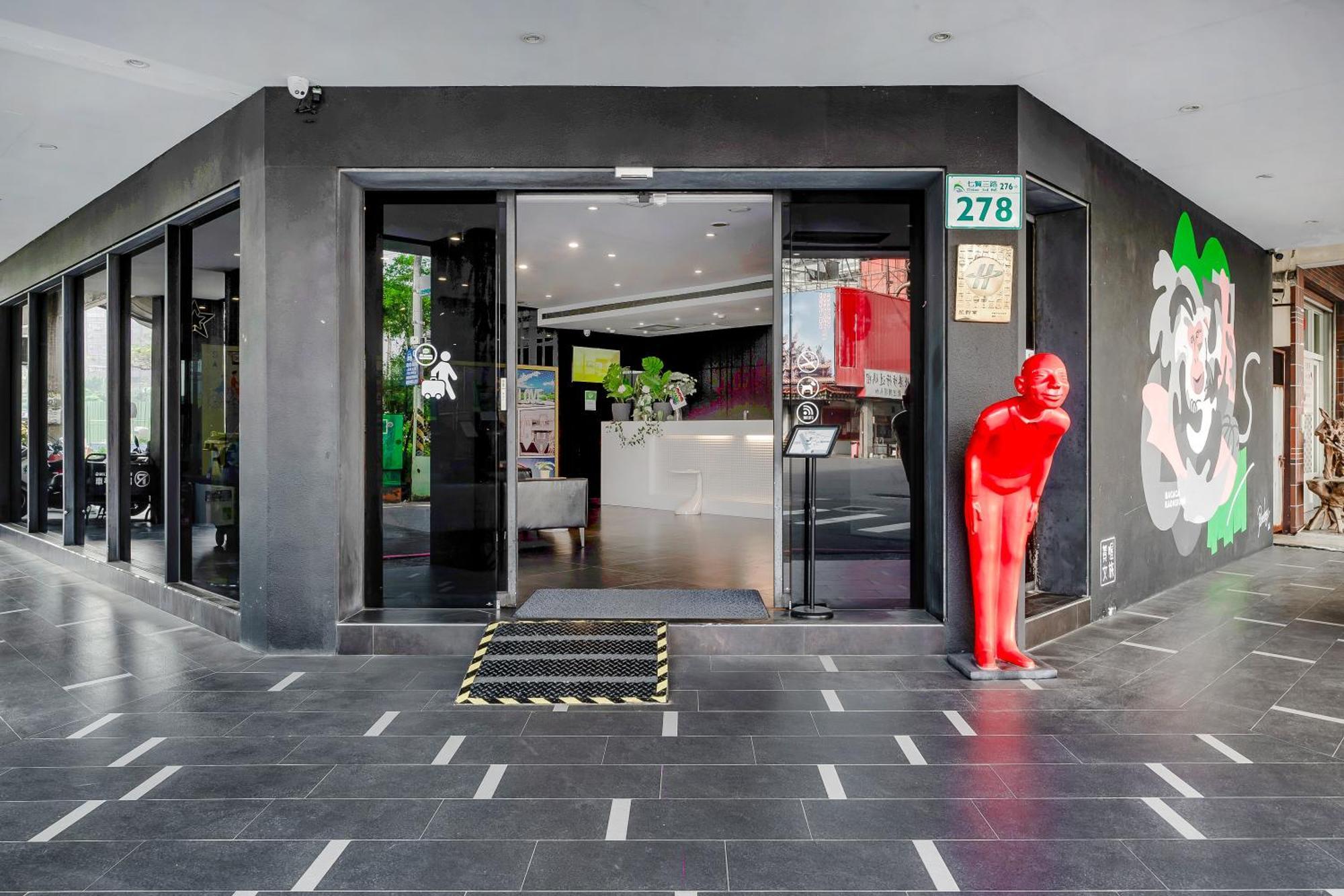 Check Inn Express Kaohsiung Love River Exterior photo