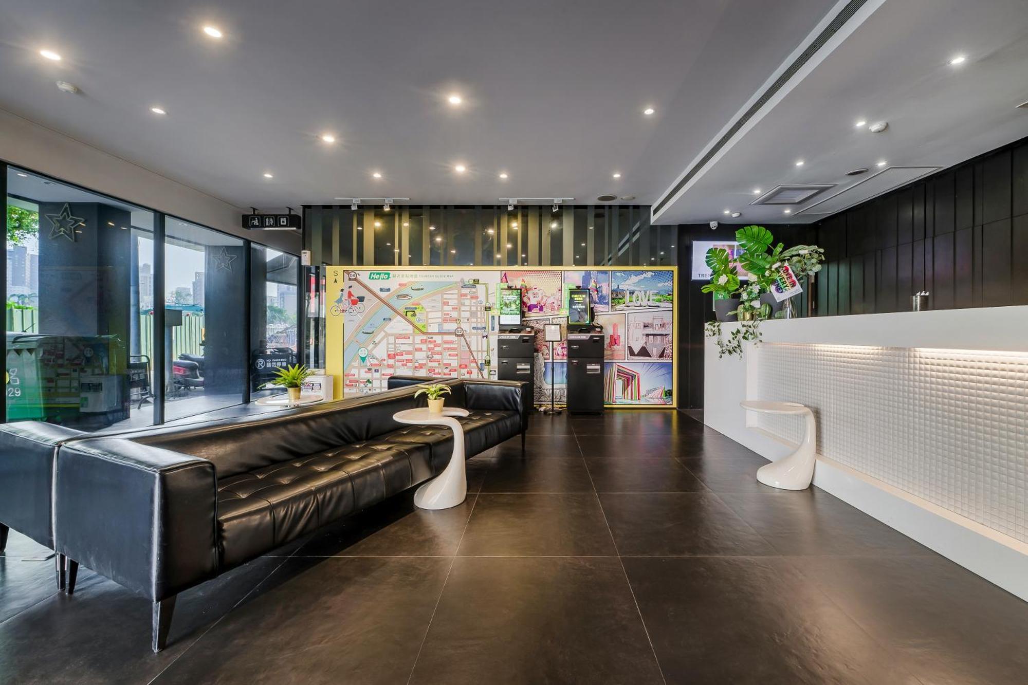 Check Inn Express Kaohsiung Love River Exterior photo