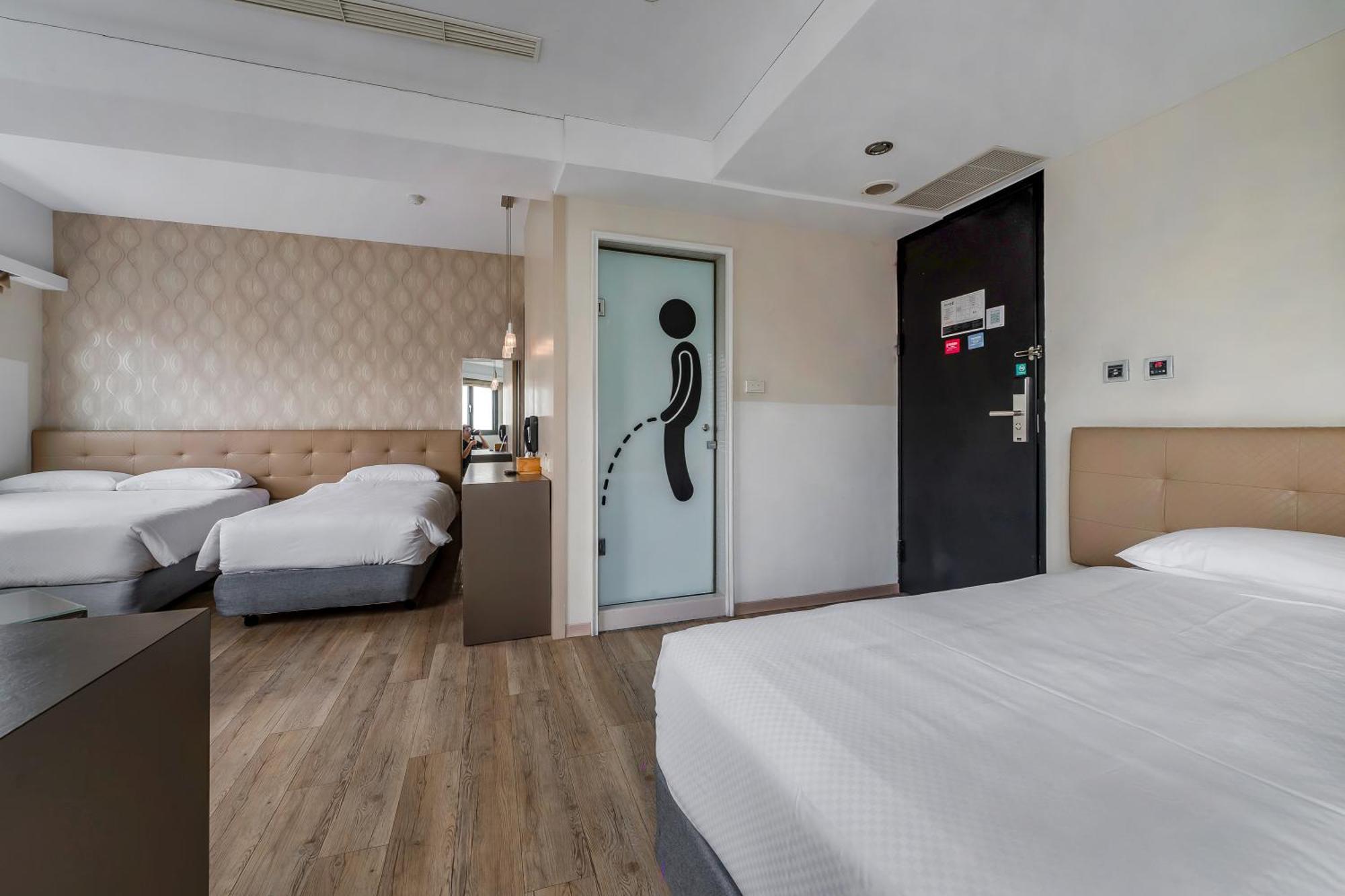 Check Inn Express Kaohsiung Love River Exterior photo