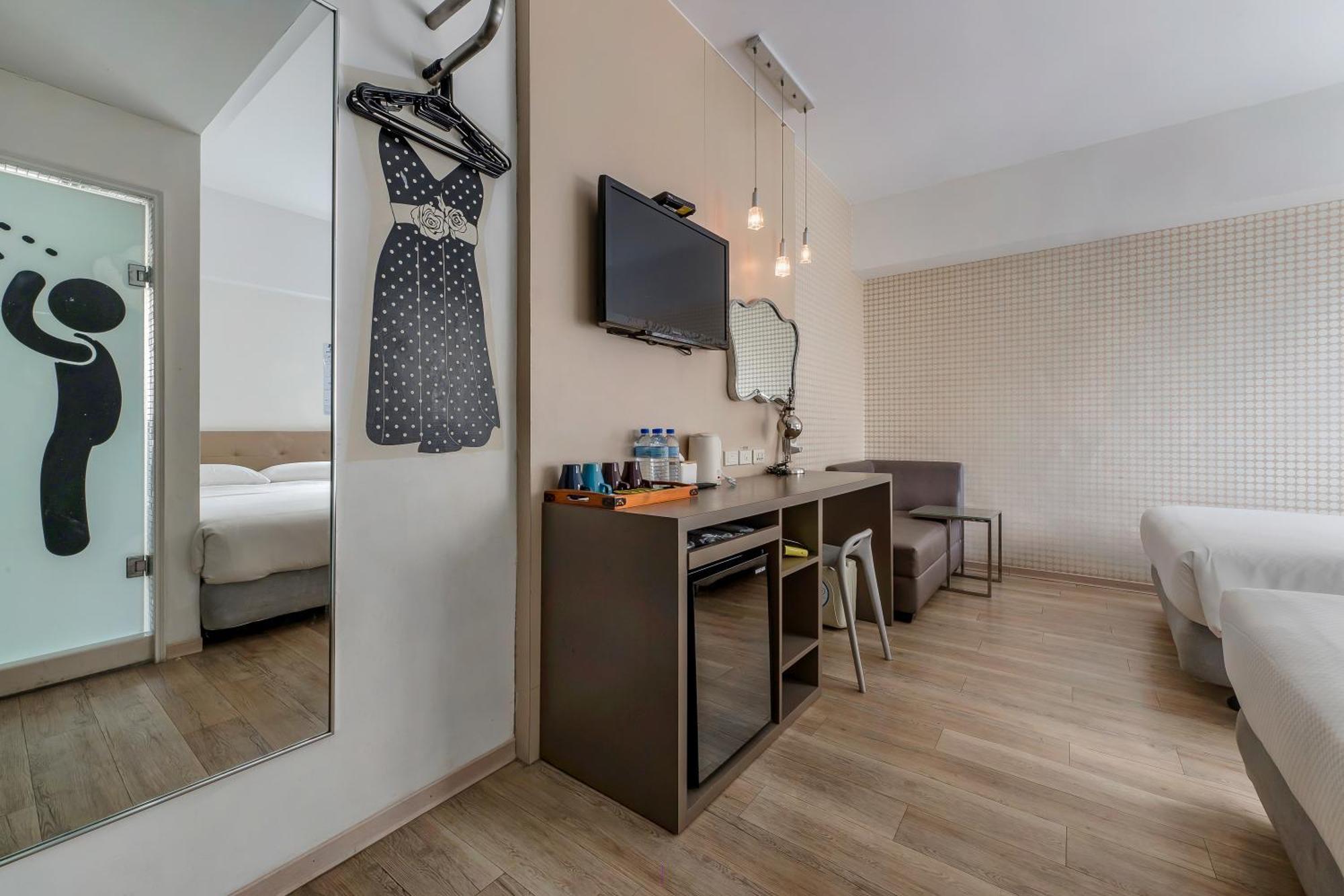 Check Inn Express Kaohsiung Love River Exterior photo